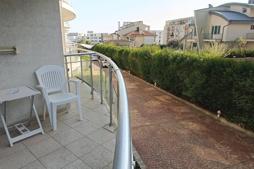 Atlantis Studio Burgas City Exterior foto