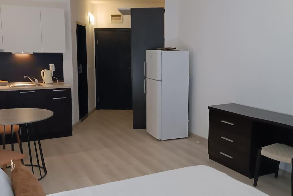 Atlantis Studio Burgas City Exterior foto