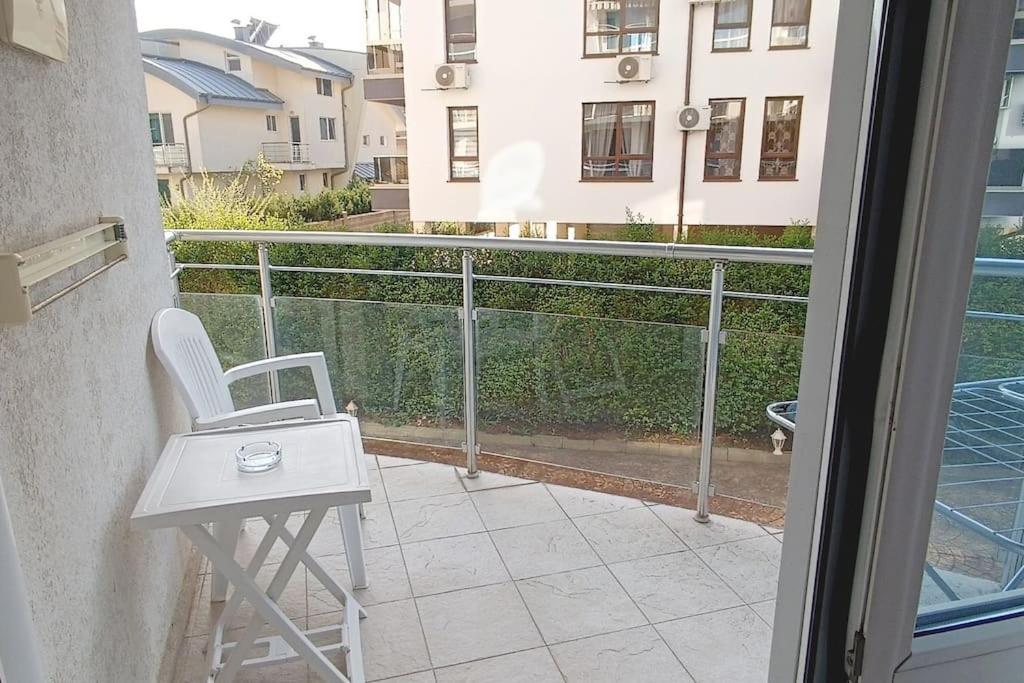 Atlantis Studio Burgas City Exterior foto